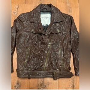 Super cute cropped leather jacket